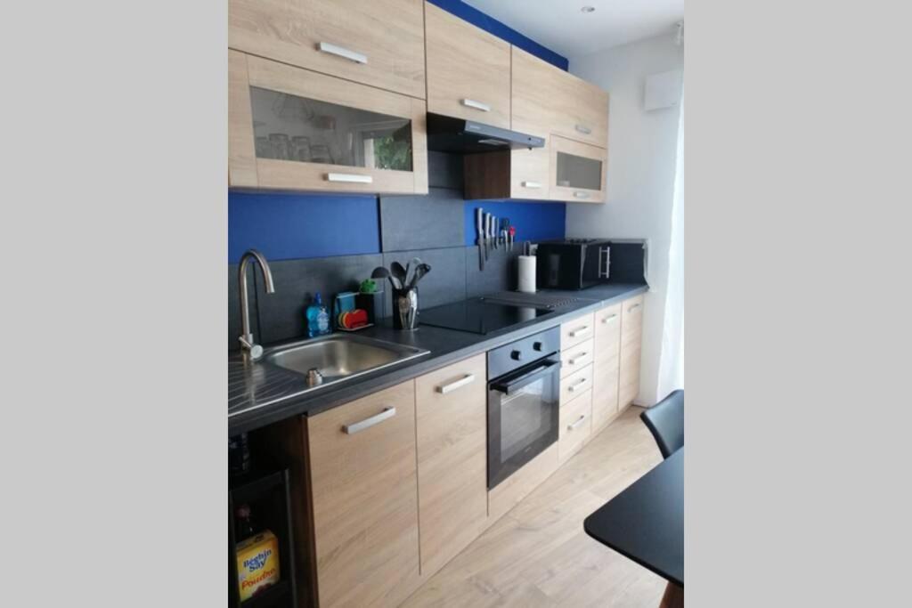 Charmant Appartement Avec Terrasse Pont-de-lʼIsère Exterior foto
