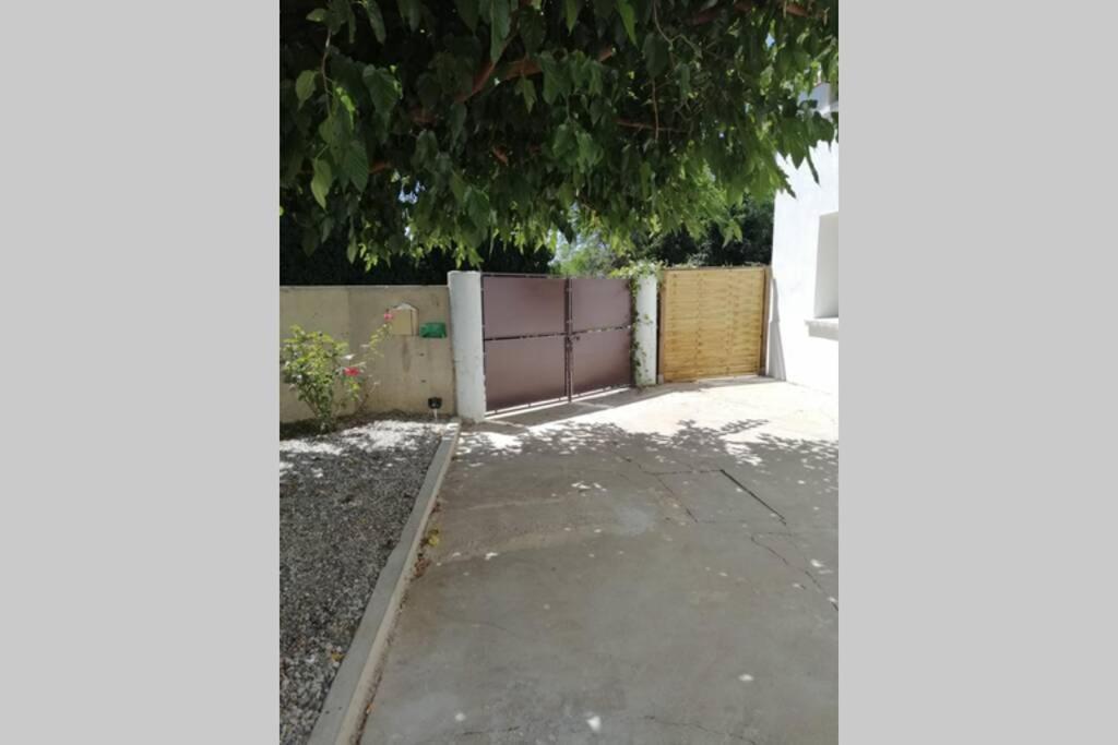 Charmant Appartement Avec Terrasse Pont-de-lʼIsère Exterior foto