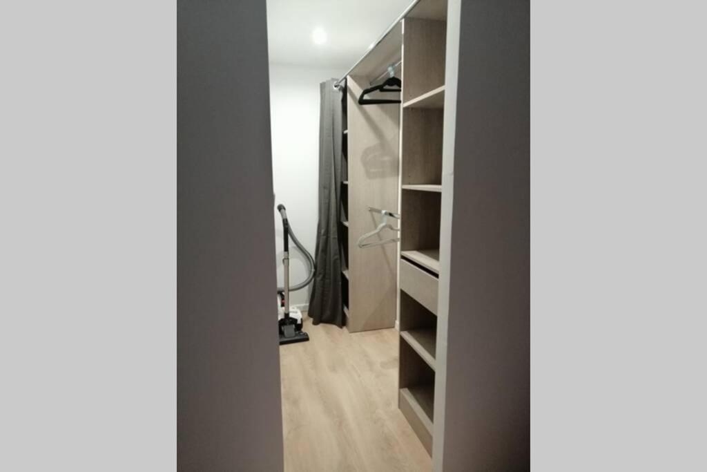 Charmant Appartement Avec Terrasse Pont-de-lʼIsère Exterior foto