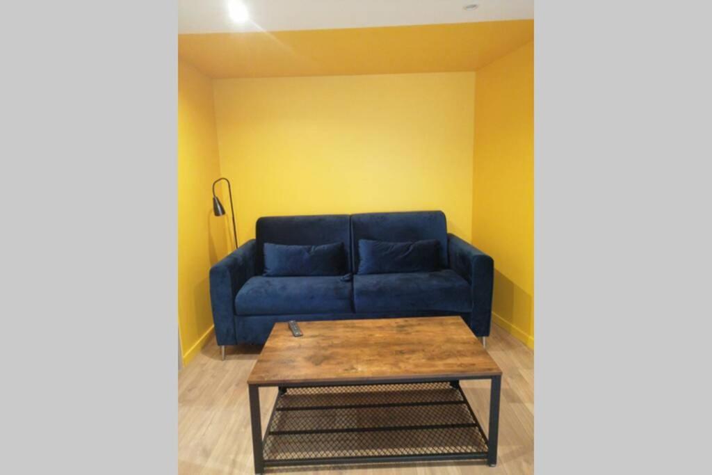 Charmant Appartement Avec Terrasse Pont-de-lʼIsère Exterior foto