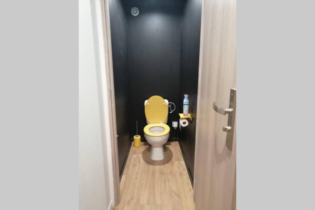 Charmant Appartement Avec Terrasse Pont-de-lʼIsère Exterior foto